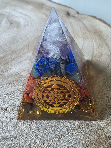 Orgonit Pyramide 7 Chakras