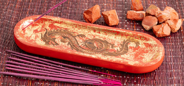 Räucherstäbchenhalter Roter Drachen