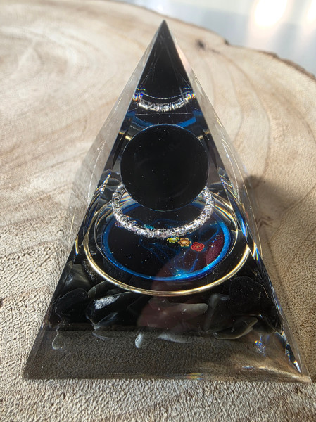 Orgonit Pyramide 7 Chakras Obsidan